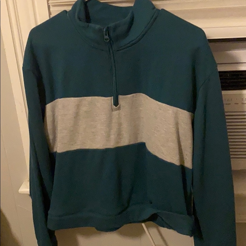 Cropped hoodie